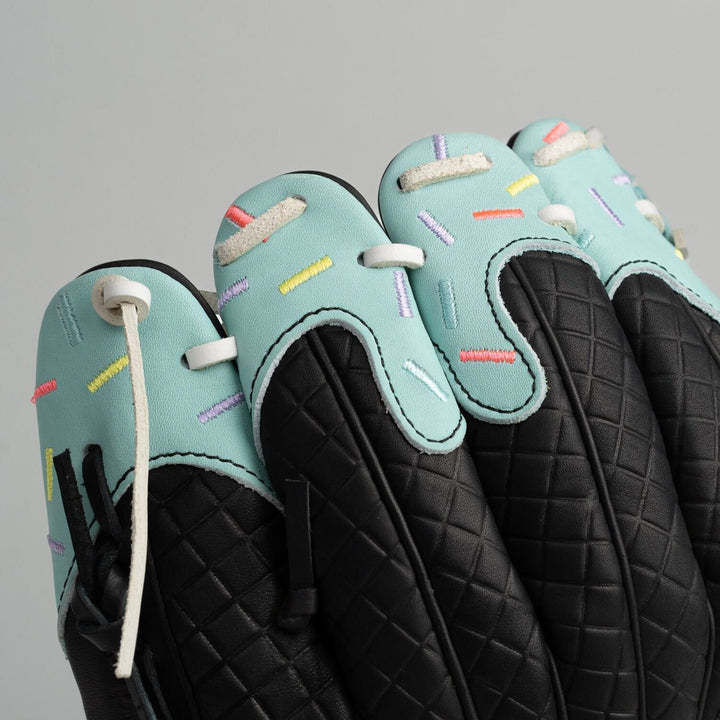 Translation missing: es.Mint Blackout Ice Cream Glove | RARE Edition