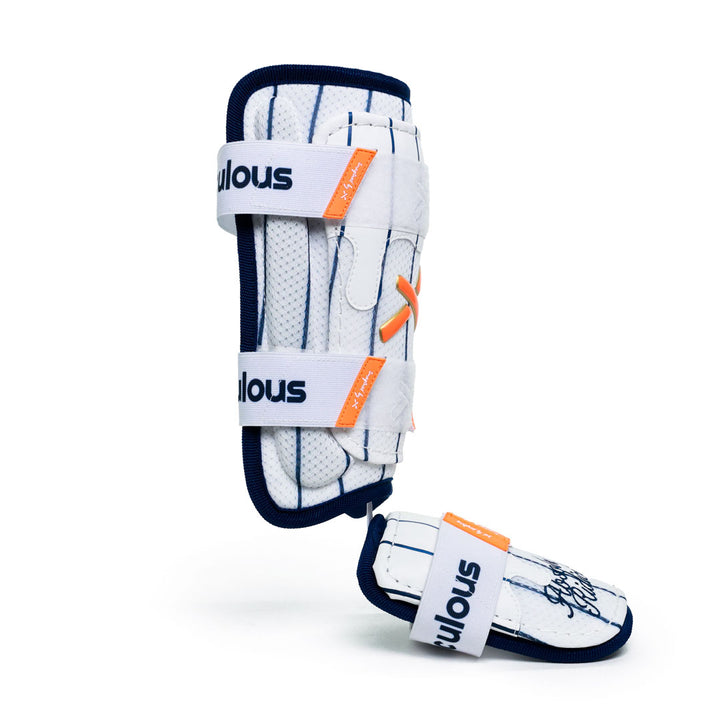 Translation missing: ja.Pinstripe Leg Guard