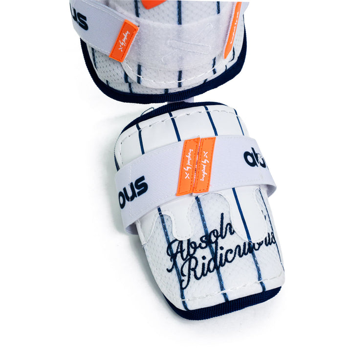 Translation missing: ja.Pinstripe Leg Guard