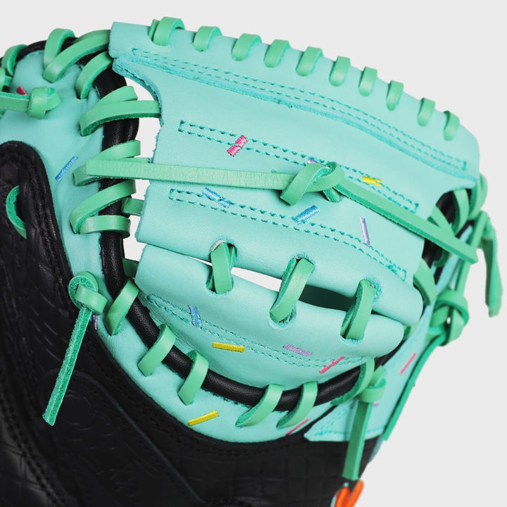 Translation missing: en.32.5" Youth Mint Blackout Catcher's Mitt