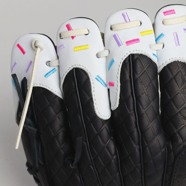 Translation missing: ja.Youth | Cookies &amp; Cream Ice Cream Glove