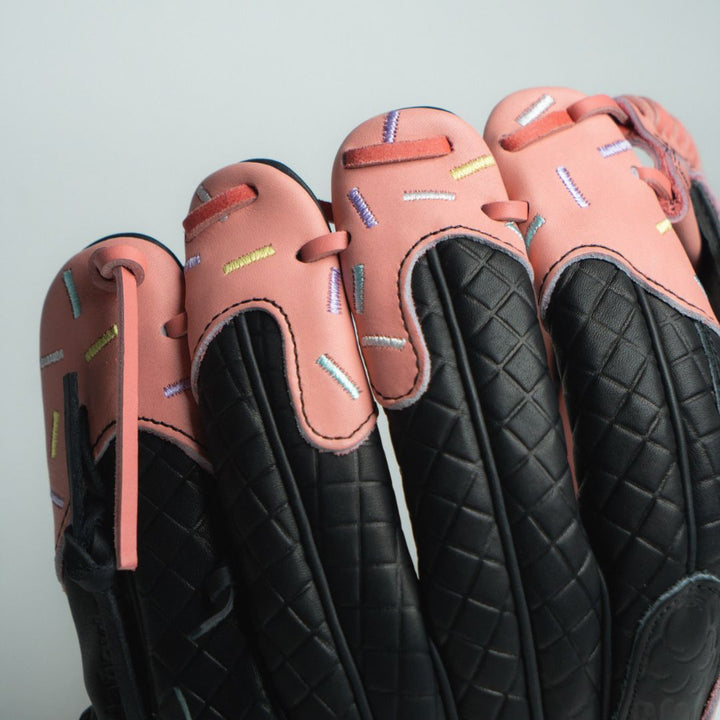 Translation missing: en.Strawberry Blackout Glove | RARE Edition