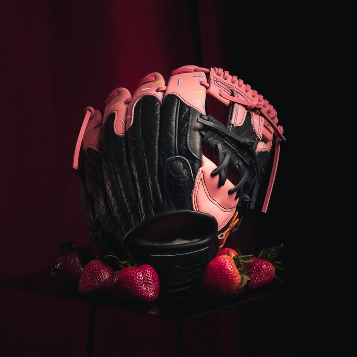 Translation missing: en.Strawberry Blackout Glove | RARE Edition